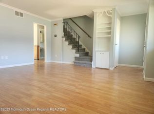 810 Oak St, Lakehurst, NJ 08733