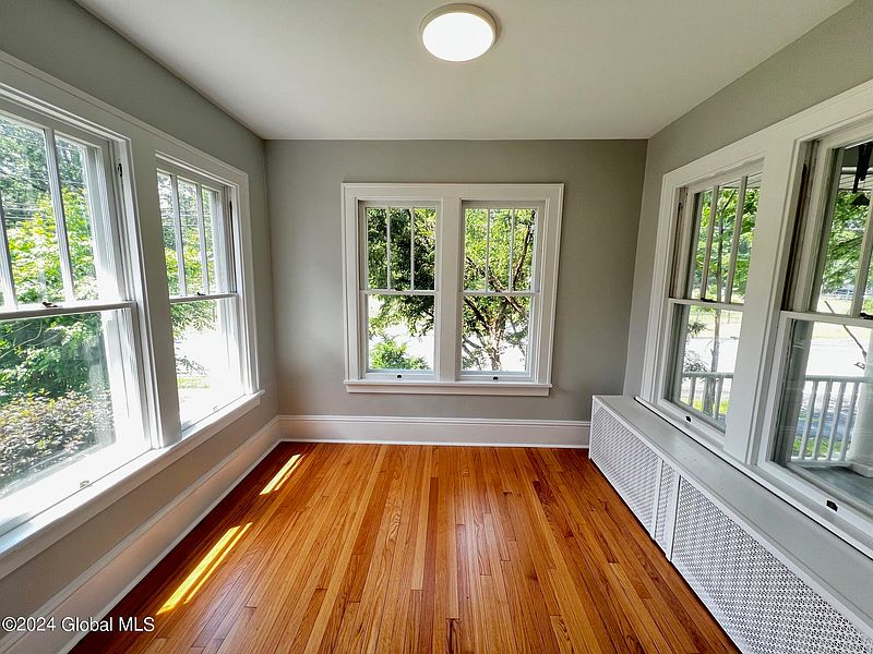 5th image of 51 Elsmere Avenue