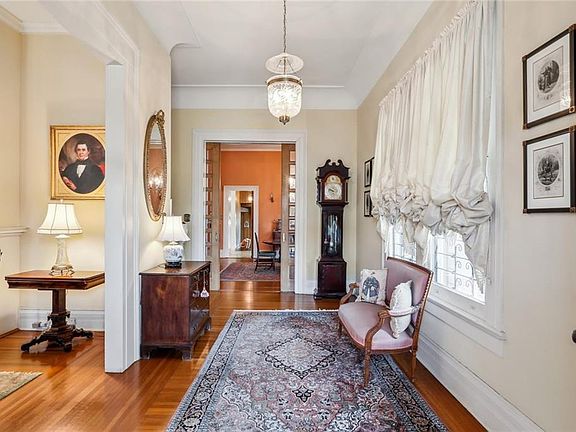 4th image of 6035 Prytania St