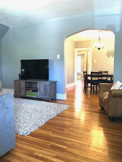 2 bed, 1250 sqft, $1,450 — Photo 3