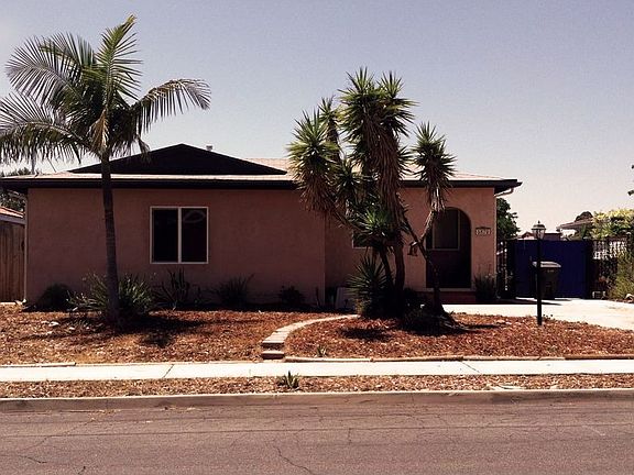 Low-maintenance xeriscaped yard