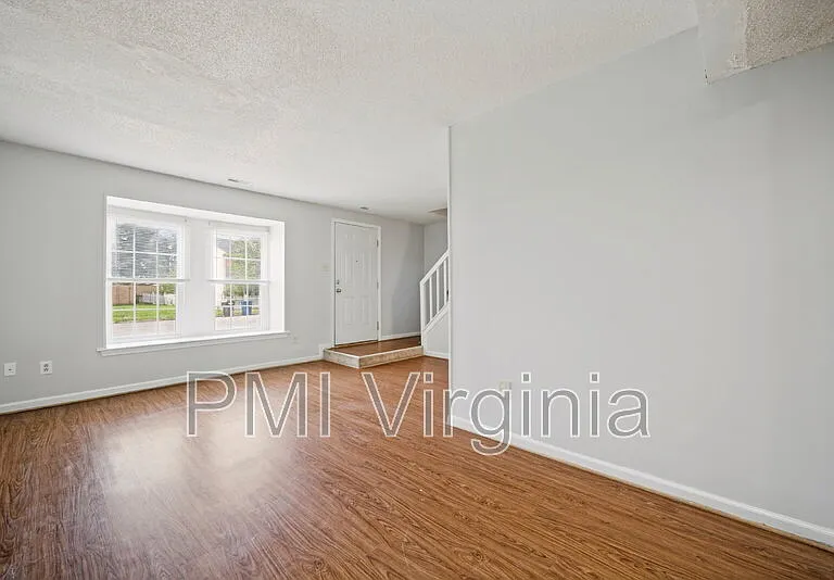 3310 Scarborough Way — Photo 6