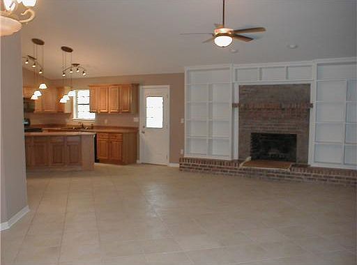 3rd image of 1624 Belle Fontaine Dr
