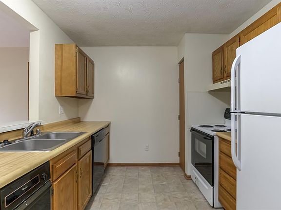 3rd image of 109 Rodgers Park Dr #111