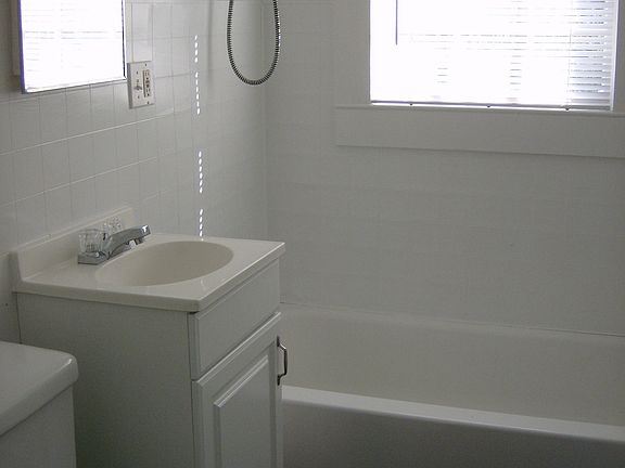 4th image of 749 McLendon Dr