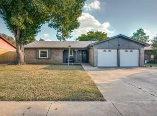 2012 Norfolk Dr, Arlington, TX