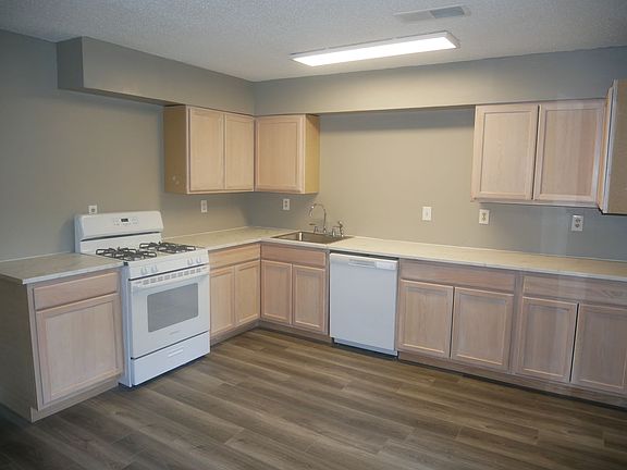 3rd image of 5149 Gray Dr