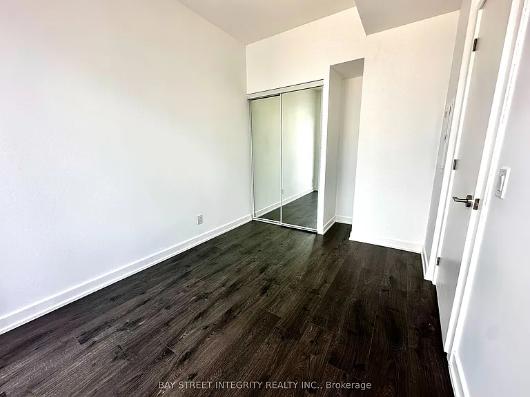 100 Queen St E #2902 — Photo 9