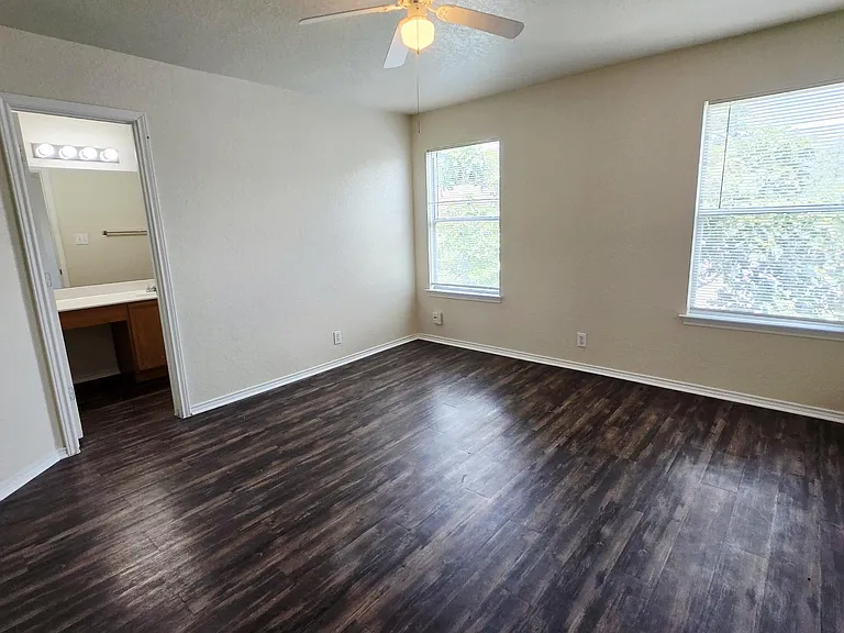 8015 Thicket Pass — Photo 17
