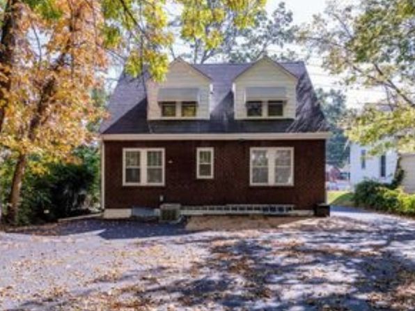 429 N Laclede Station Rd