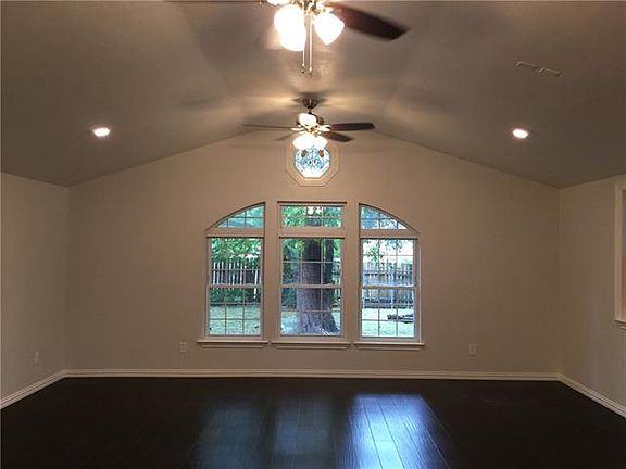 3rd image of 4009 Ashville Dr