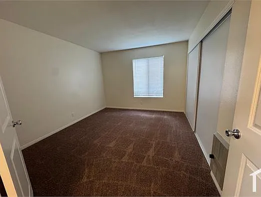 7 Streamwood — Photo 5