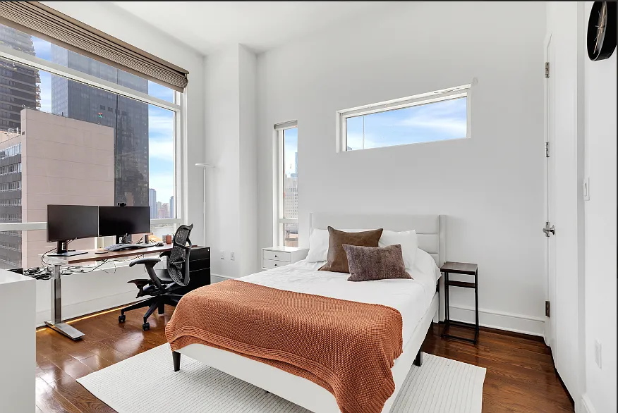 250 East 49th Street — Photo 4
