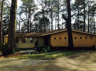 2443 Lake Cir, Jackson, MS 39211