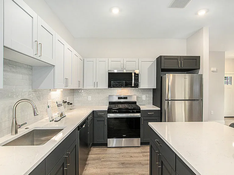 SummitTownhomes_3Bedrooms_Kitchen2