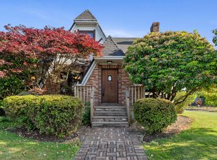 1703 4th St, Tillamook, OR 97141