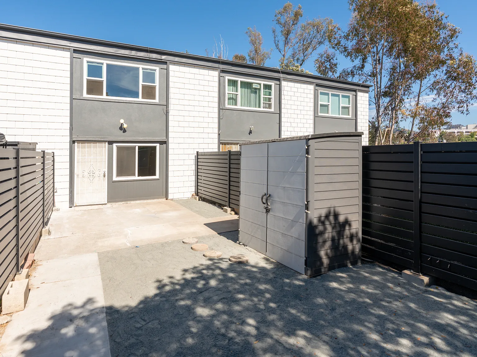 8685 Mellmanor Drive - B — Photo 2
