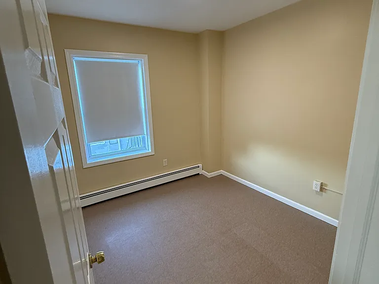 1333 E Main St #5 — Photo 8