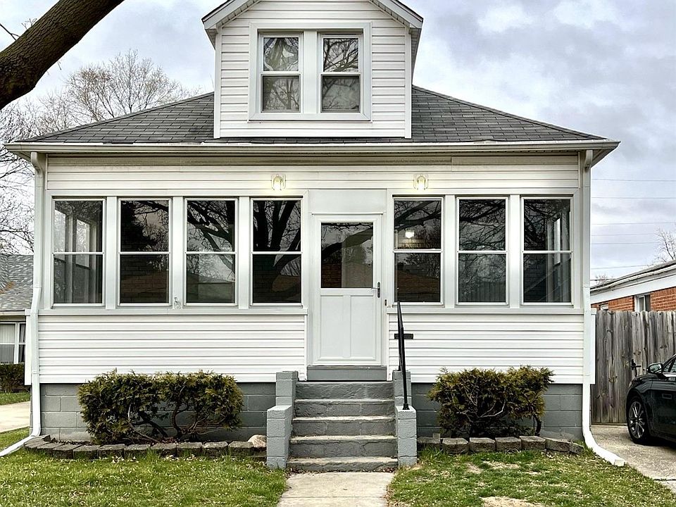1st image of 1542 College Ave