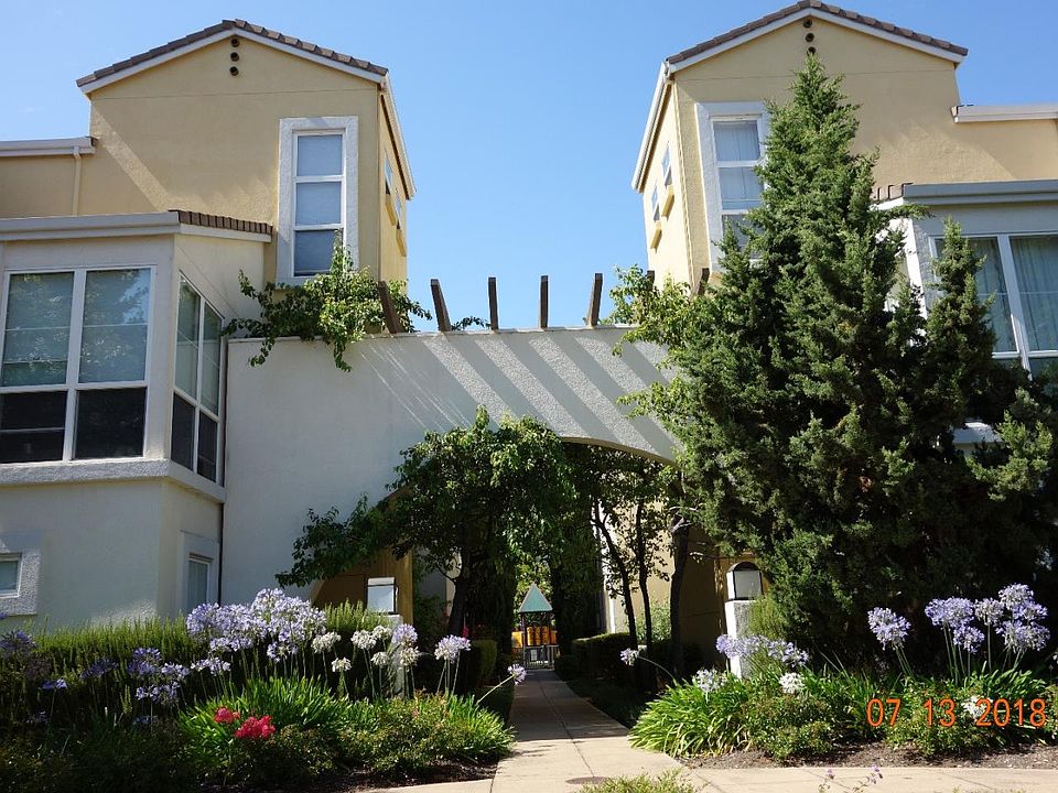 1st image of 139 Montelena Ct