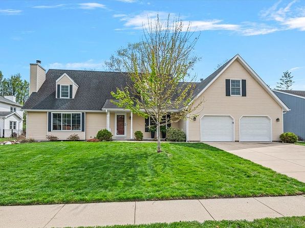 2504 Soleil Ave