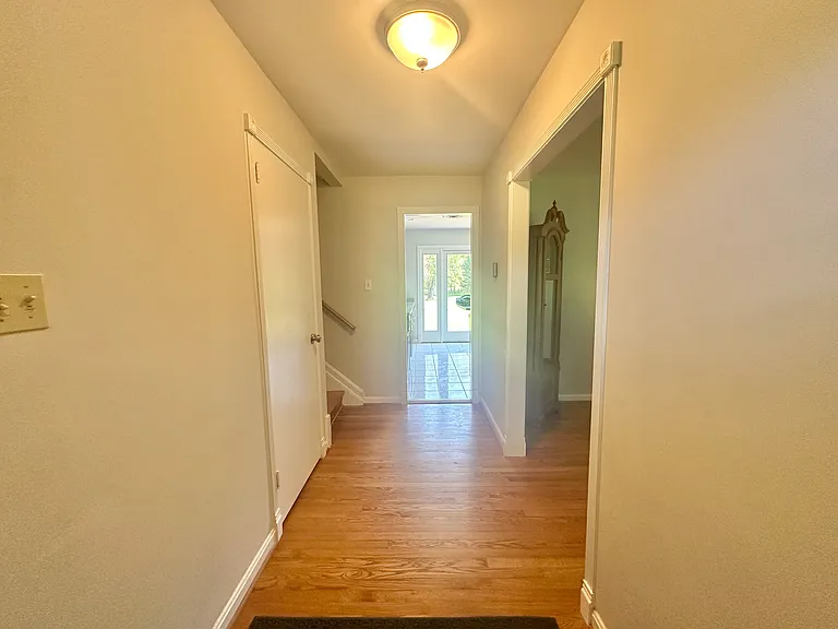 703 Kentland Dr — Photo 5