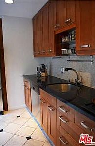 5th image of 7312 Waring Ave
