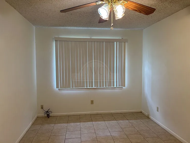 2408 Carnation Dr — Photo 16