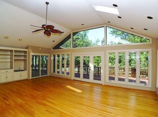 9012 Honeycutt Rd, Raleigh, NC 27615