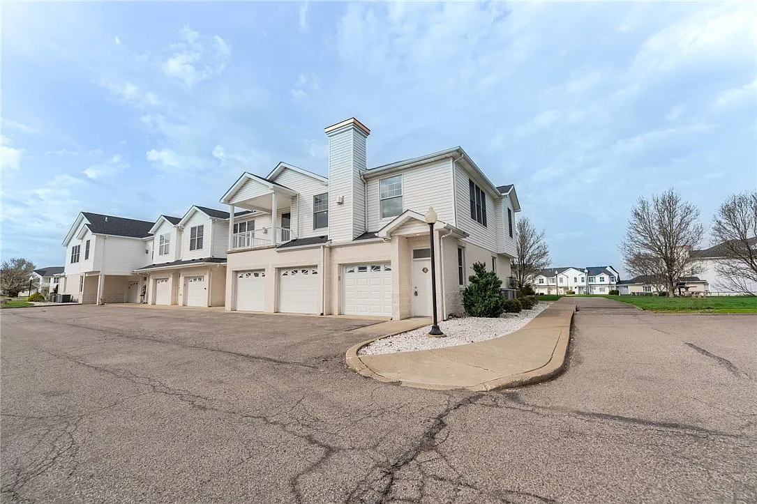 234 Adams Pointe Blvd #2 photo 1