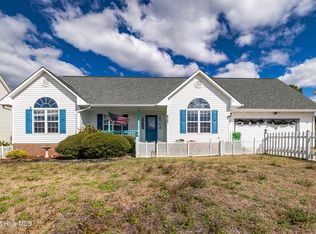 107 Harvest Moon Dr, Richlands, NC 28574