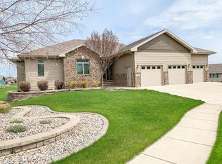 1821 Moriarty Cir, Brookings, SD 57006