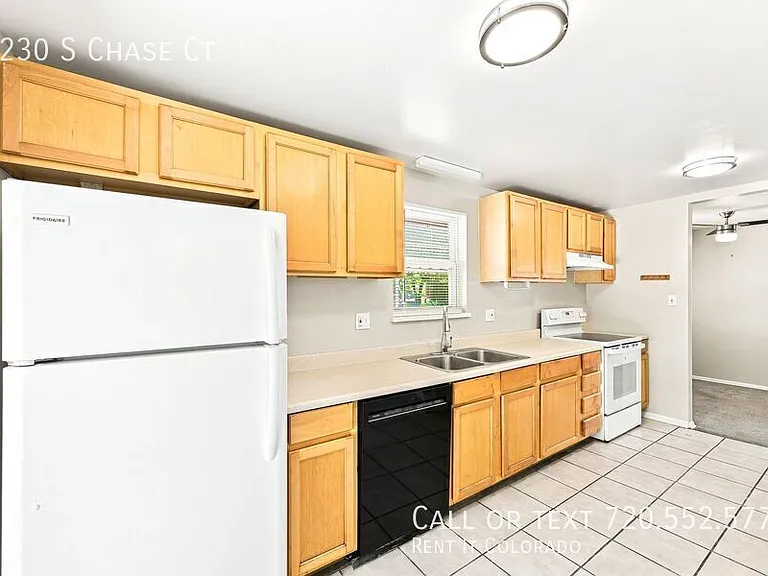 1230 S Chase Ct — Photo 5
