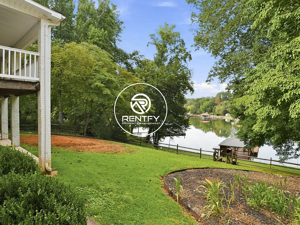 7088 Wateredge Dr