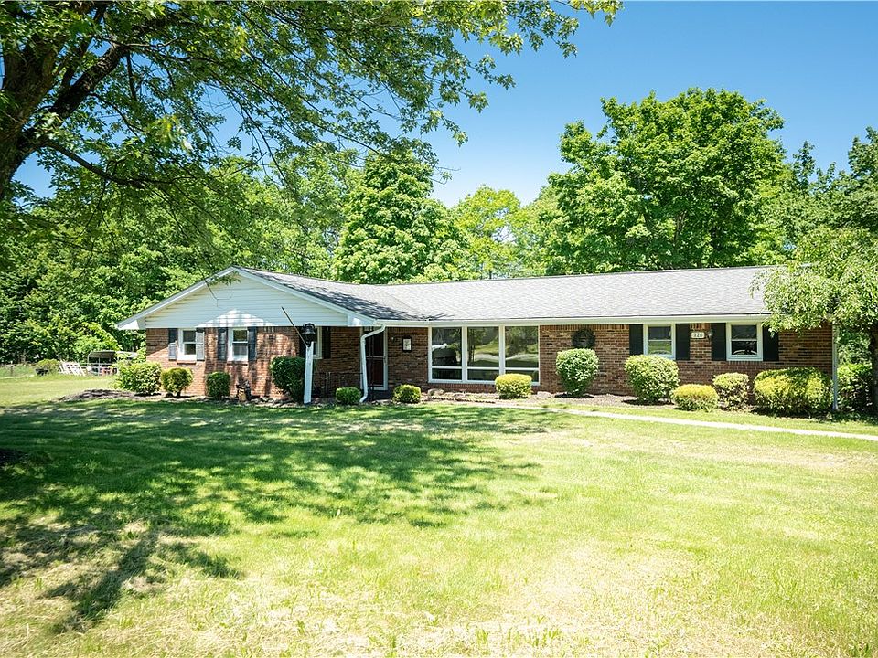 1st image of 126 Lapeer Dr