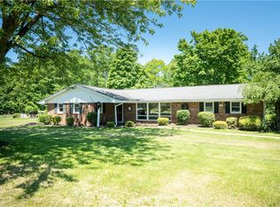 126 Lapeer Dr, Beaver Falls, PA 15010