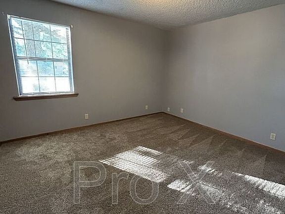 4th image of 7017 SE Nighthawk Ln APT B