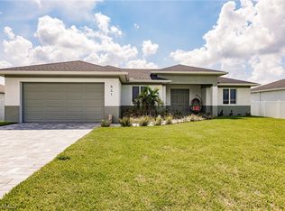 841 NE 7th Place Cpe, Coral, FL 33909