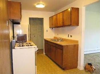 5th image of 200 Willow Ln APT 204