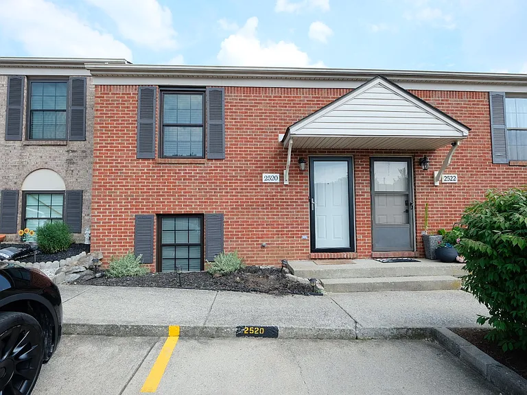 2520 Crusaders Way — Photo 8