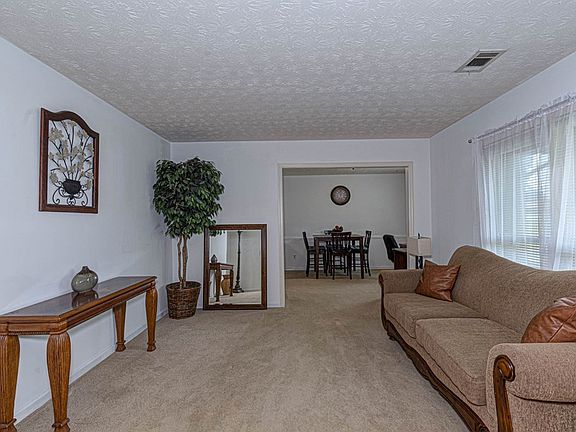 3rd image of 4309 Castlewood Ct