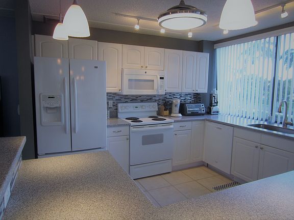2nd image of 1500 Presidential Way APT 203