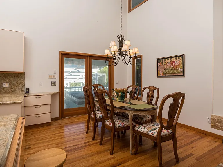 725 Conn Way — Photo 10