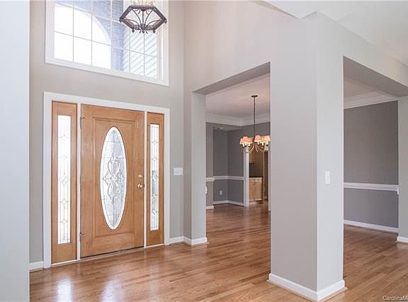 2nd image of 216 Castles Gate Dr