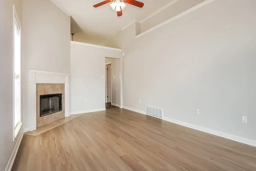 3 bed, 2.0 bath, 1515 sqft, $1,695 — Photo 4