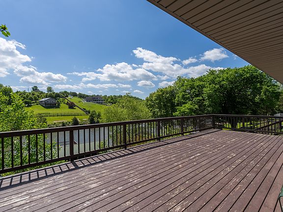 3rd image of 335 Fernwood Dr
