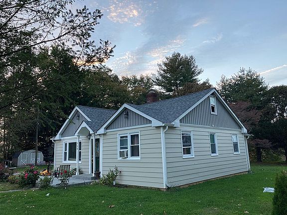 4th image of 715 E Baltimore Park