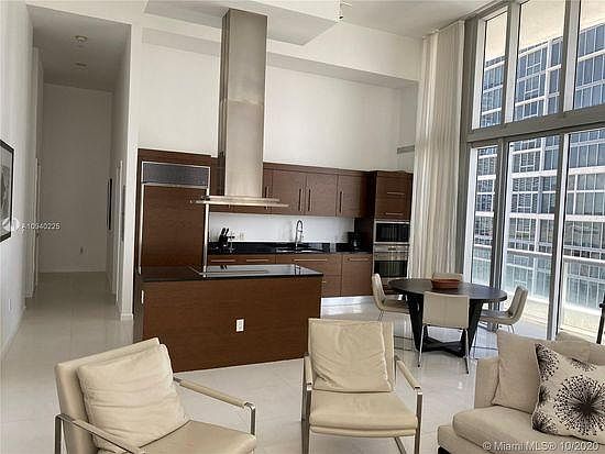 3rd image of 485 Brickell Ave APT 2810