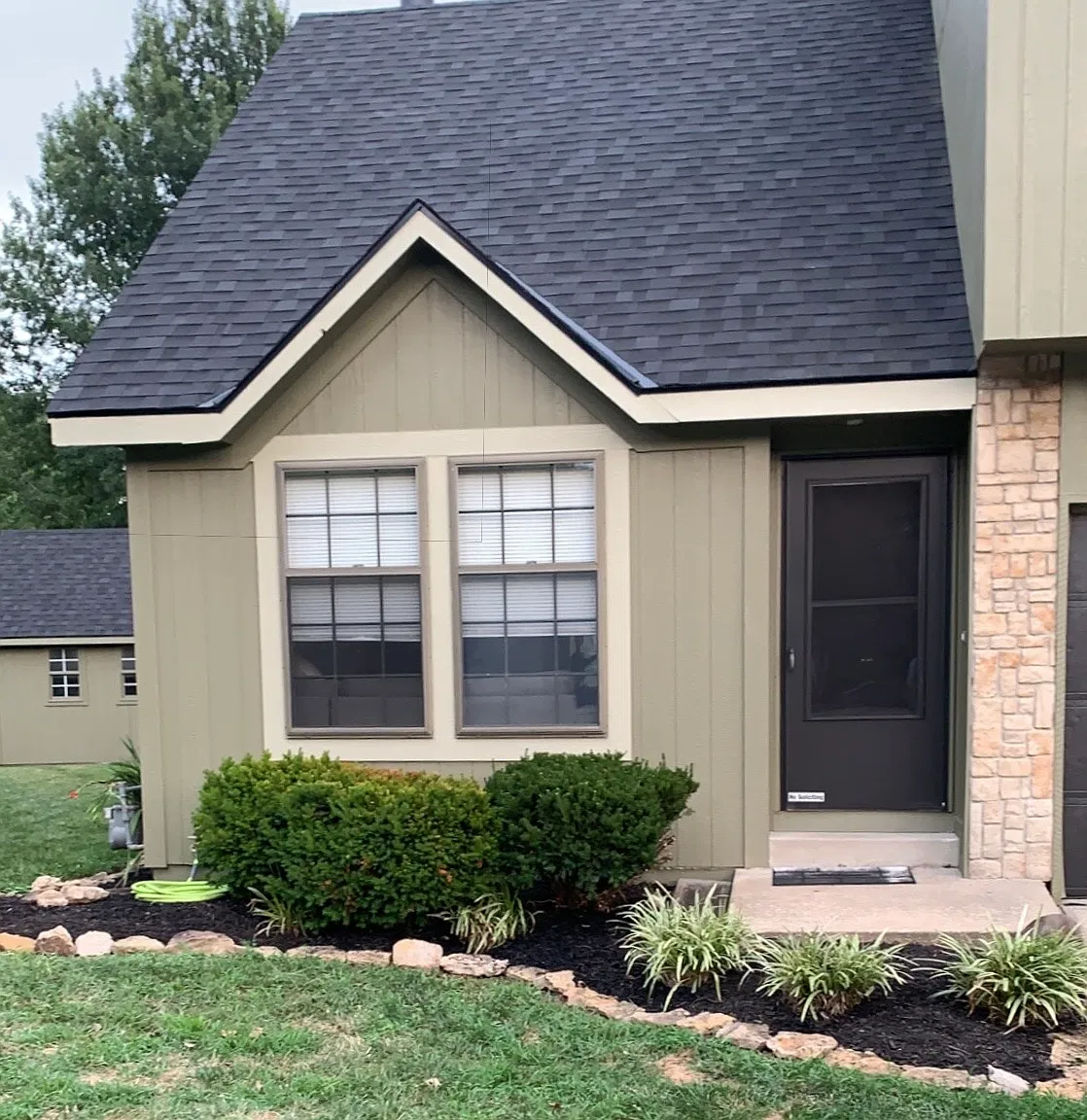 3 bed, 1.5 bath, 1340 sqft, $2,300 — Photo 1