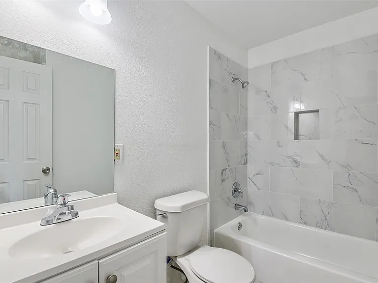 986 Dewalt St — Photo 9